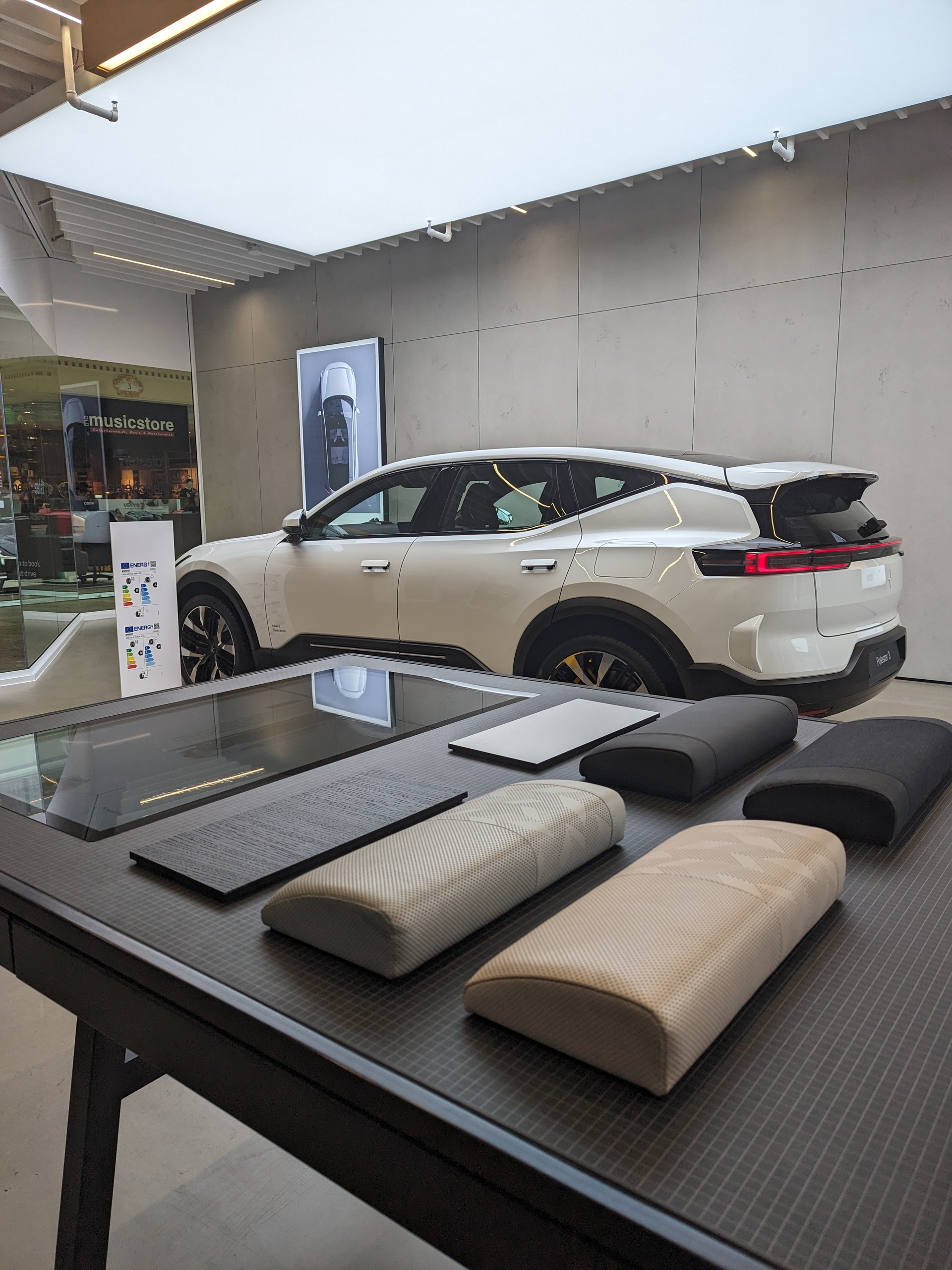 781330bfd8d2b182d9b6e9329affca98