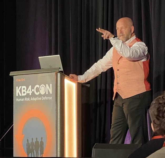 consultants-like-us-2